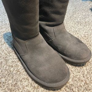 UGG Big Kids Lil Sunshine II Back Zipper size 1